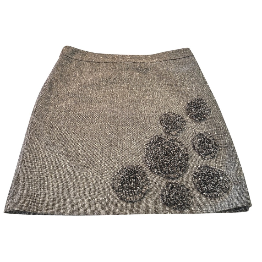 Ann Taylor LOFT Mini Skirt Lined Textured Flowers Appliques Size 4 Gray Aline